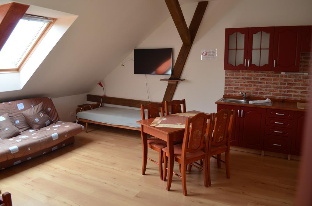 Hotel Famozclub Bakov nad Jizerou Camera foto