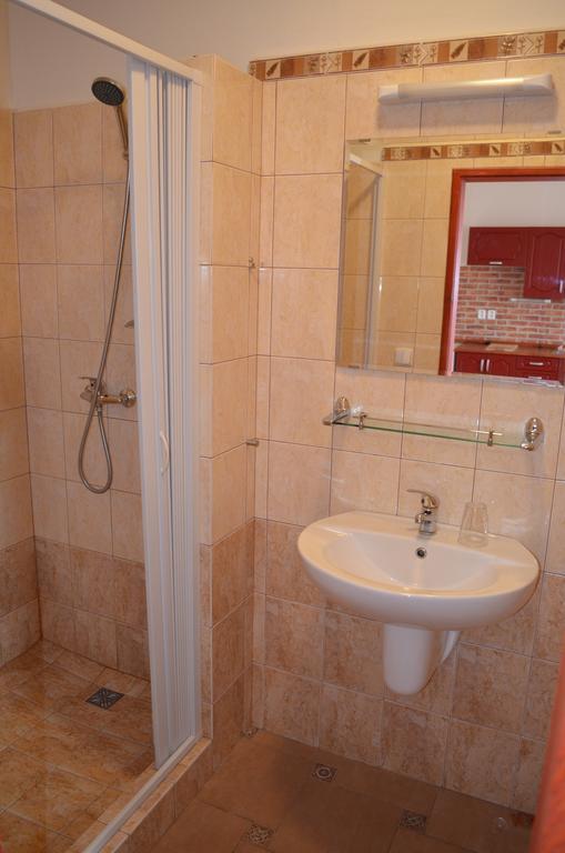 Hotel Famozclub Bakov nad Jizerou Camera foto