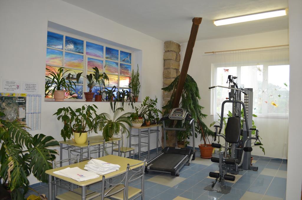 Hotel Famozclub Bakov nad Jizerou Esterno foto