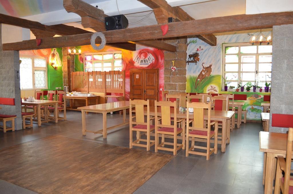 Hotel Famozclub Bakov nad Jizerou Esterno foto