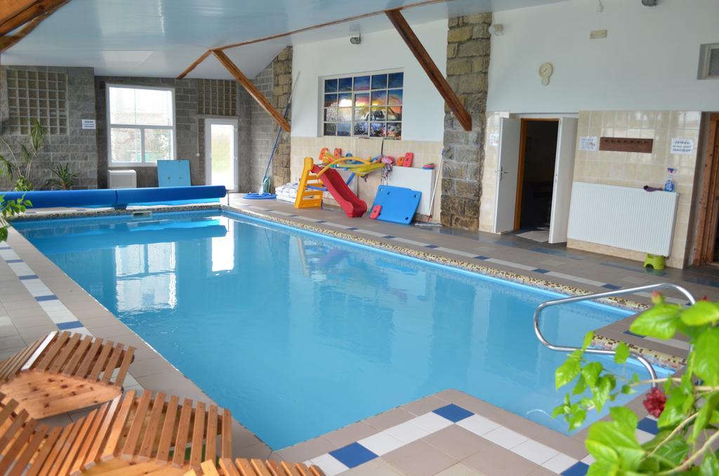 Hotel Famozclub Bakov nad Jizerou Esterno foto