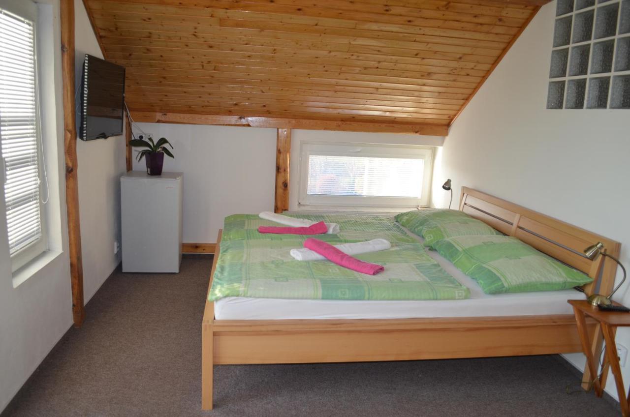Hotel Famozclub Bakov nad Jizerou Esterno foto