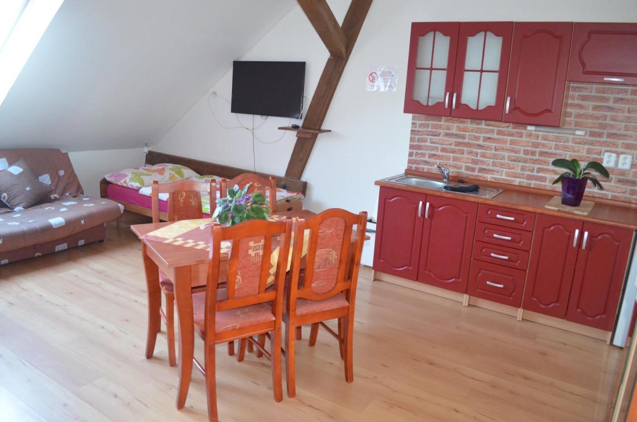 Hotel Famozclub Bakov nad Jizerou Esterno foto