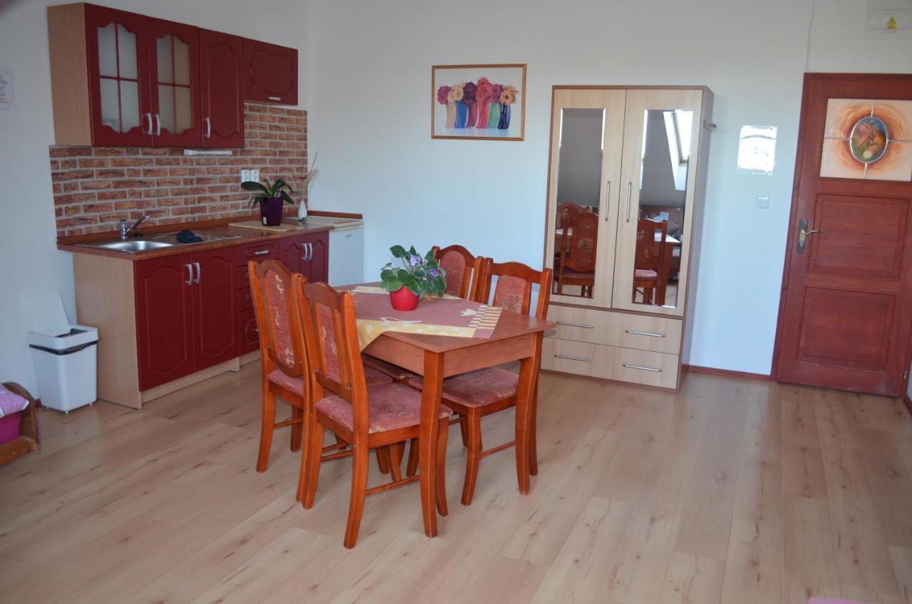 Hotel Famozclub Bakov nad Jizerou Esterno foto