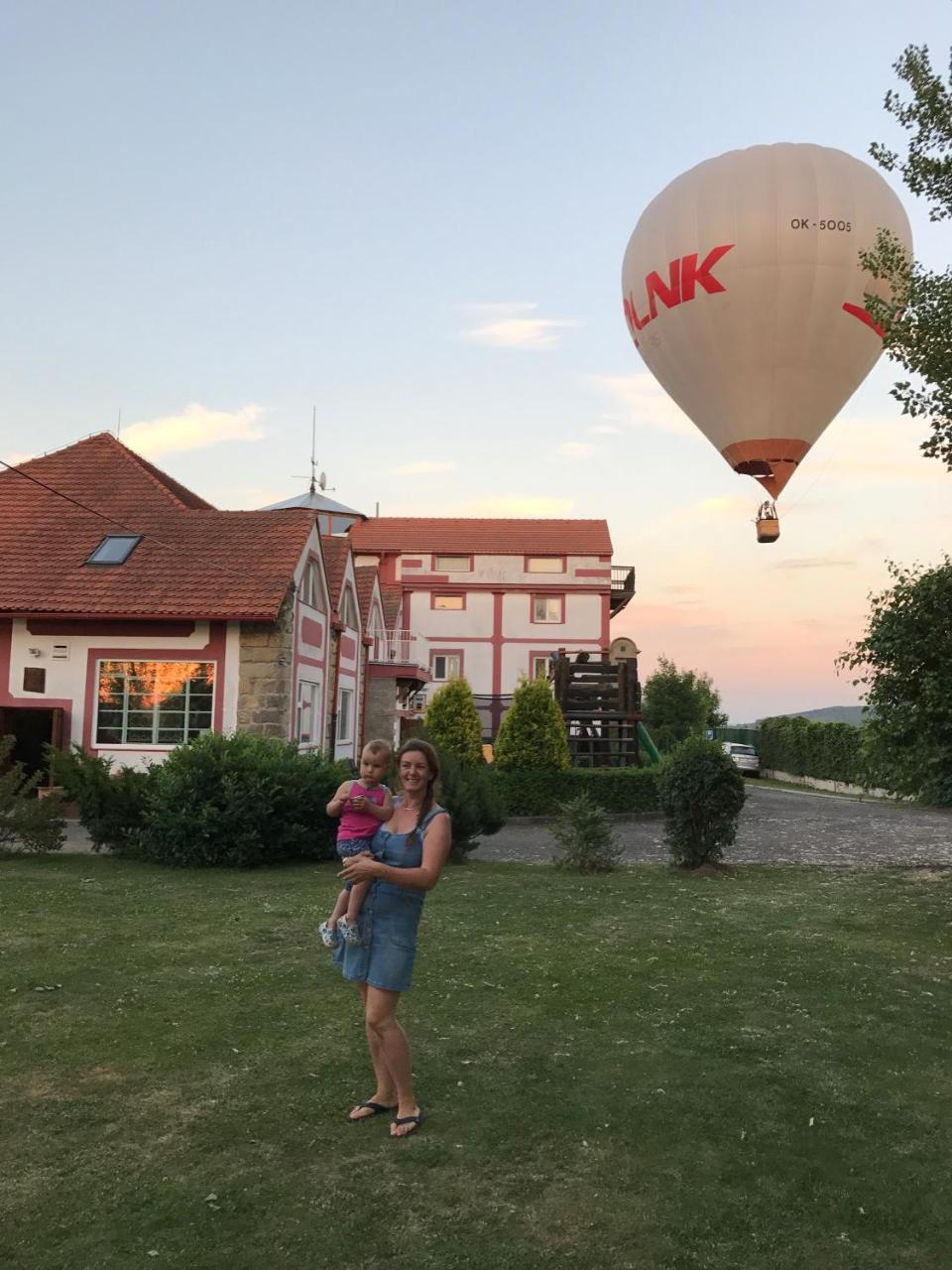 Hotel Famozclub Bakov nad Jizerou Esterno foto