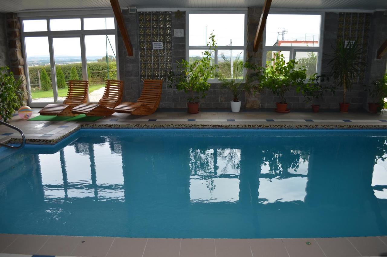Hotel Famozclub Bakov nad Jizerou Esterno foto