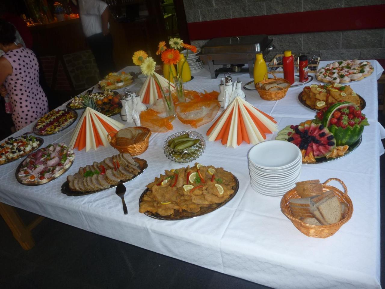 Hotel Famozclub Bakov nad Jizerou Esterno foto
